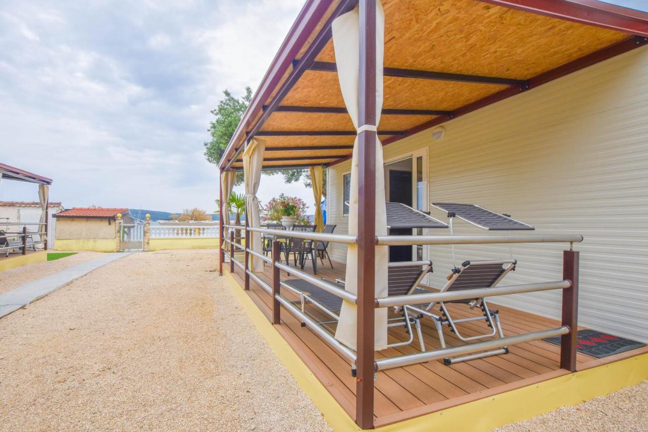 Mobile Home Dandelion Biograd Na Moru Exterior foto